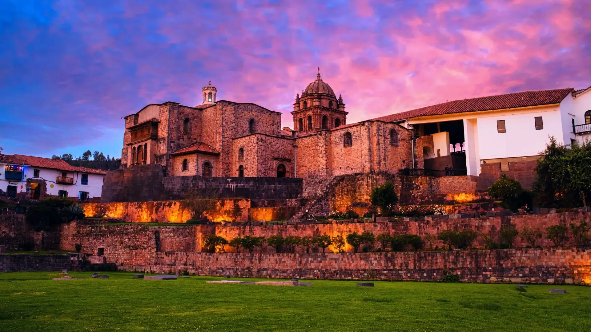 Qorikancha y convento de Santo Domingo al atardecer