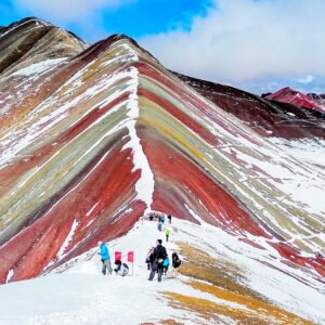 Tour Montaña de Colores: Guía Completa de Trekking desde Cusco