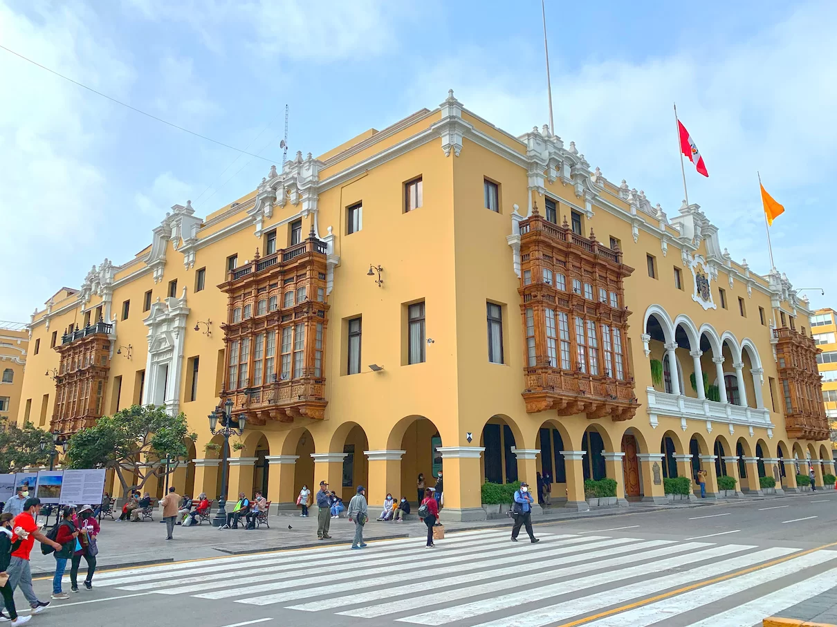 City Tour in Lima + Water Fountains (Magic Water Circuit) – Half a Day (Night) 5